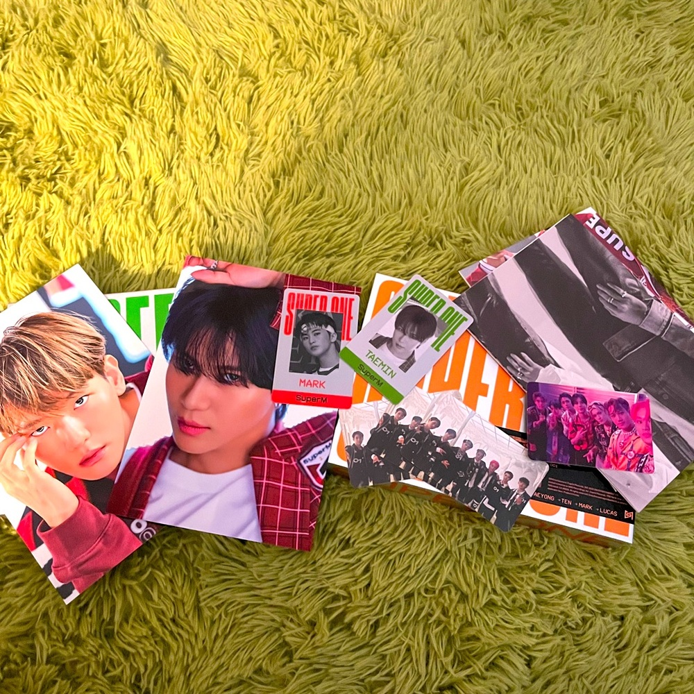 KPOP ALBUM BUNDLE super m green and orange album 25$